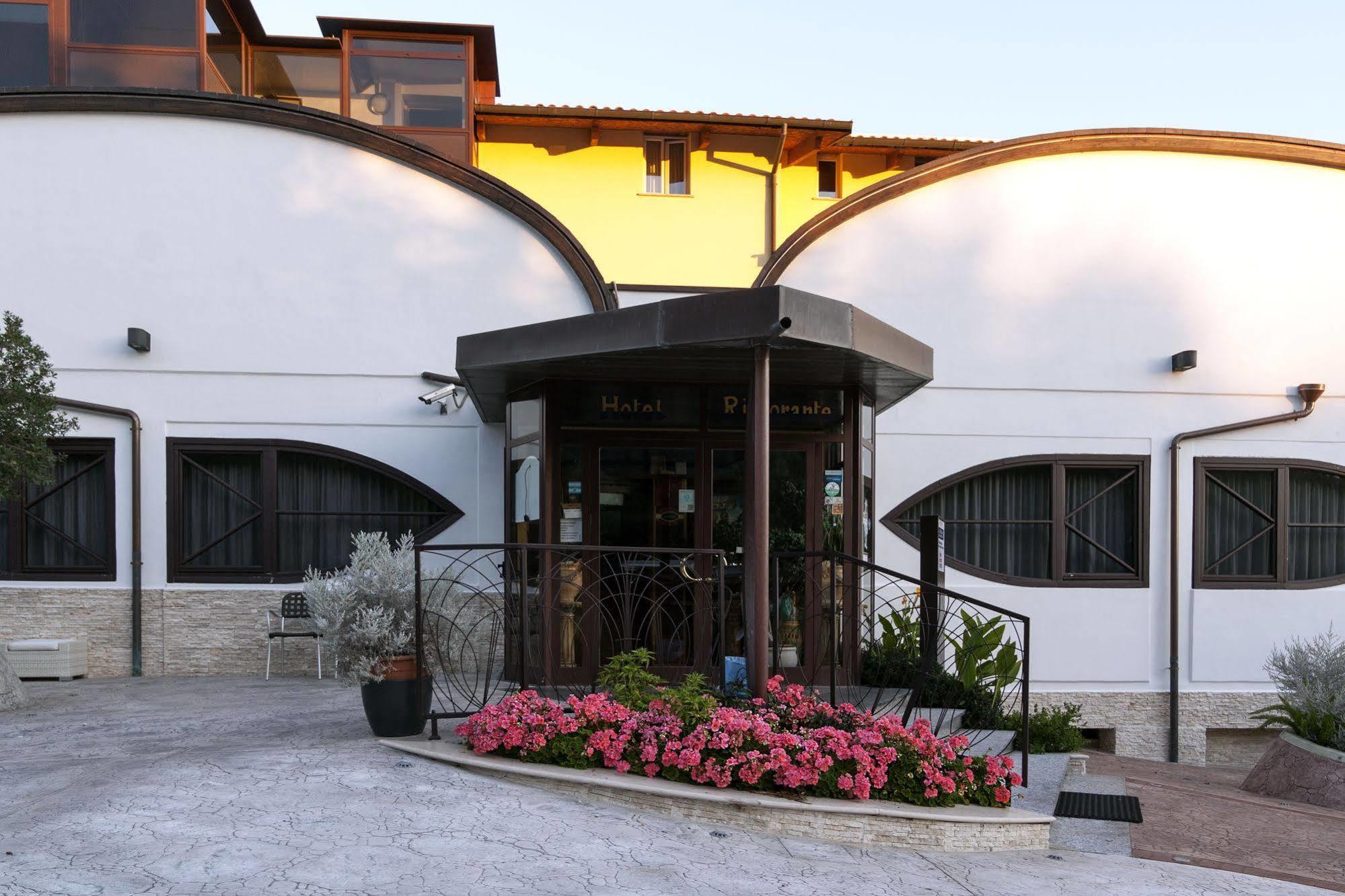 Casa Ferretti Di Ferretti Village ซิลวี มารีน่า ภายนอก รูปภาพ